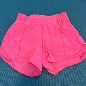 lululemon hotty hot shorts sonic pink